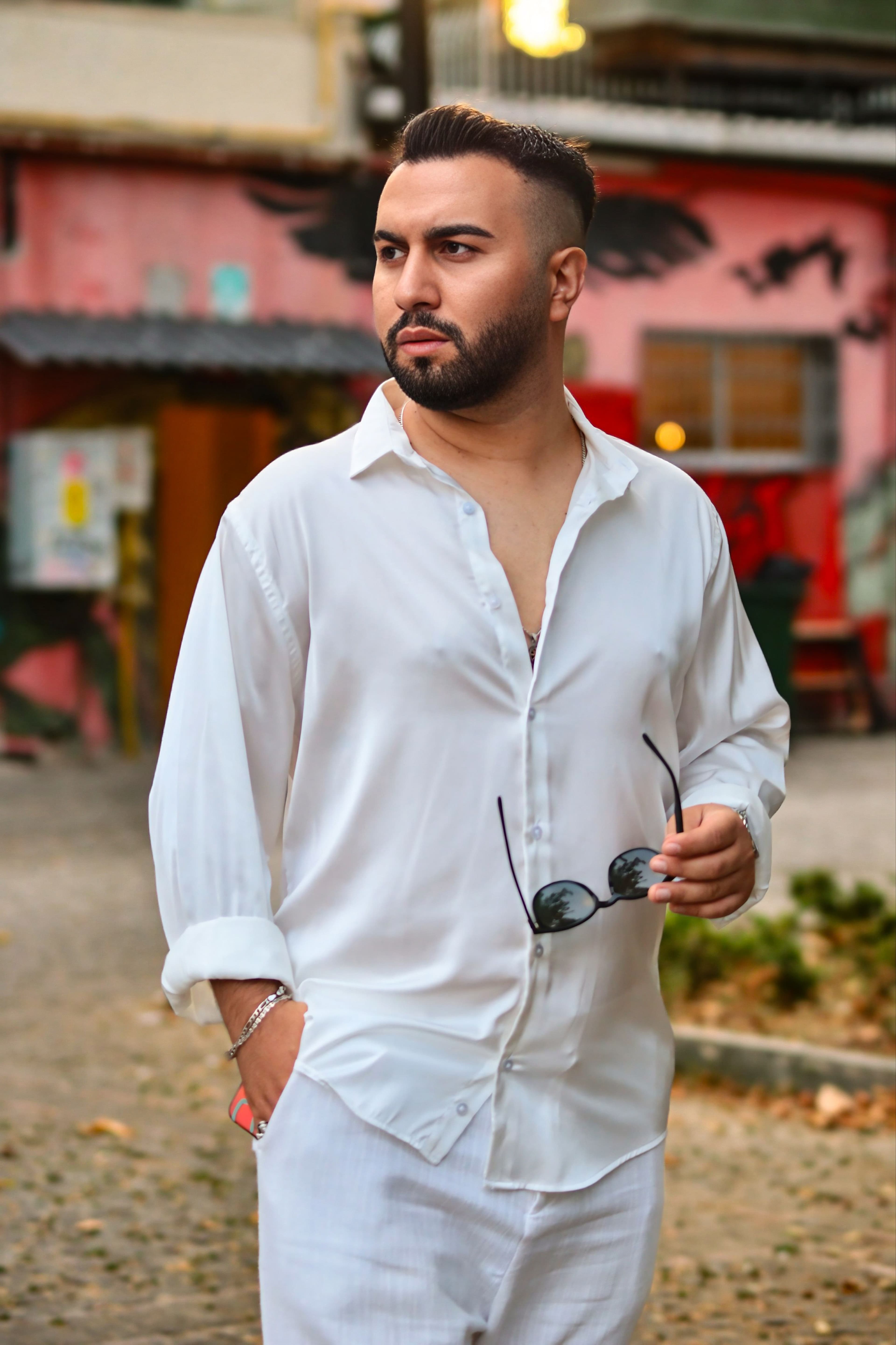 Urban White Essential